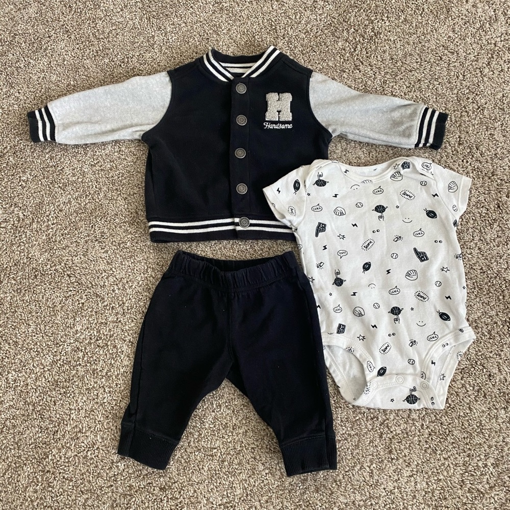 Carter’s baby boy 3 pc outfit set size 3 months